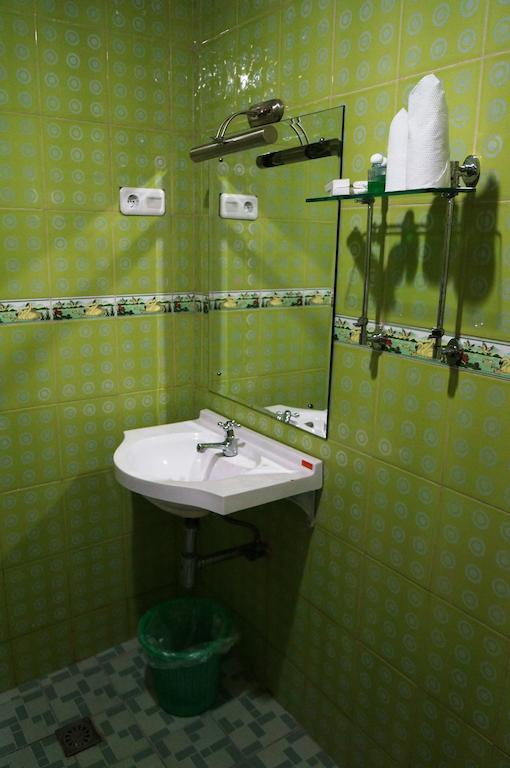 Edotel Minangkabau Padang  Phòng bức ảnh
